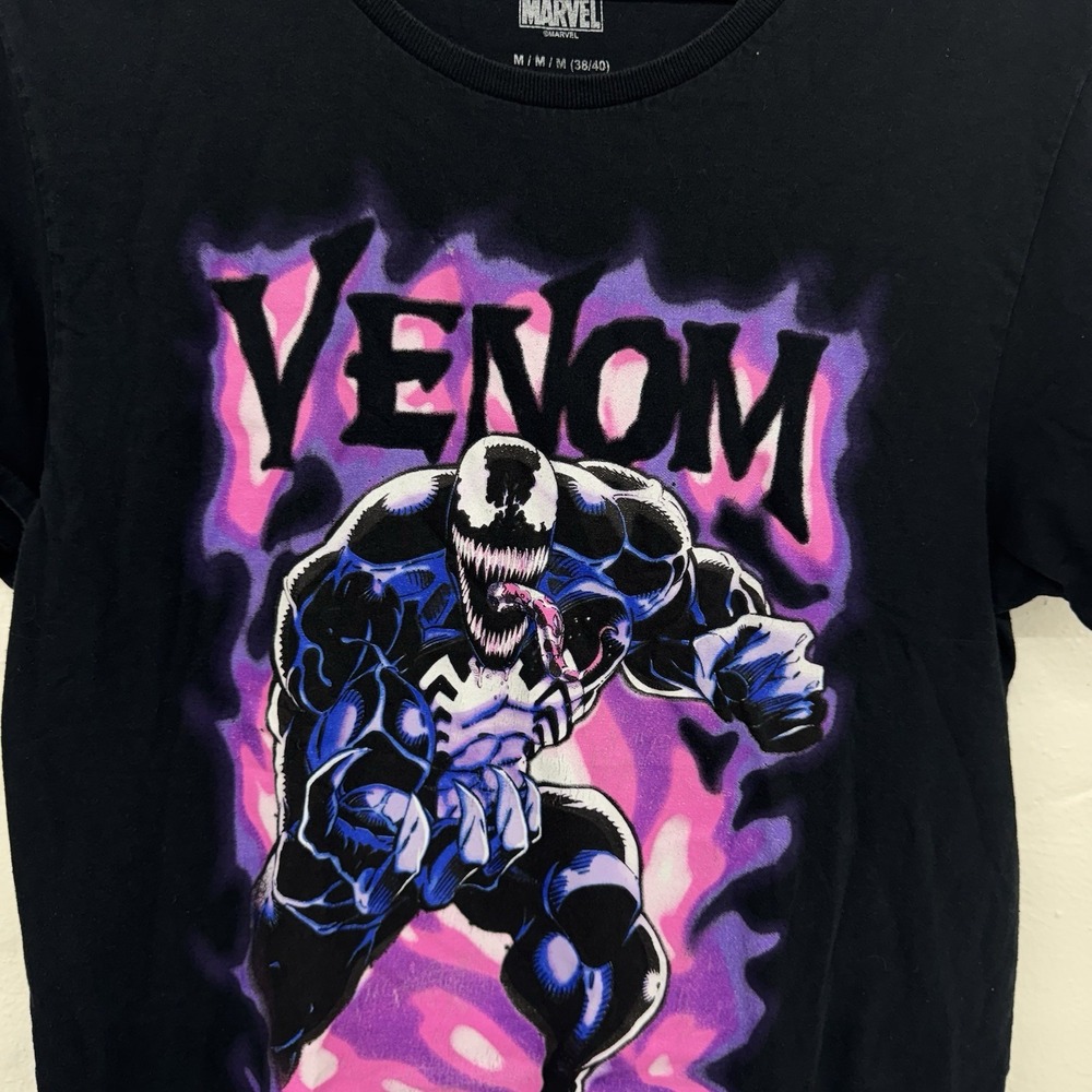 MARVEL Vtg Venom Black Graphic T-SHIRT Men's Medium. Black Pink